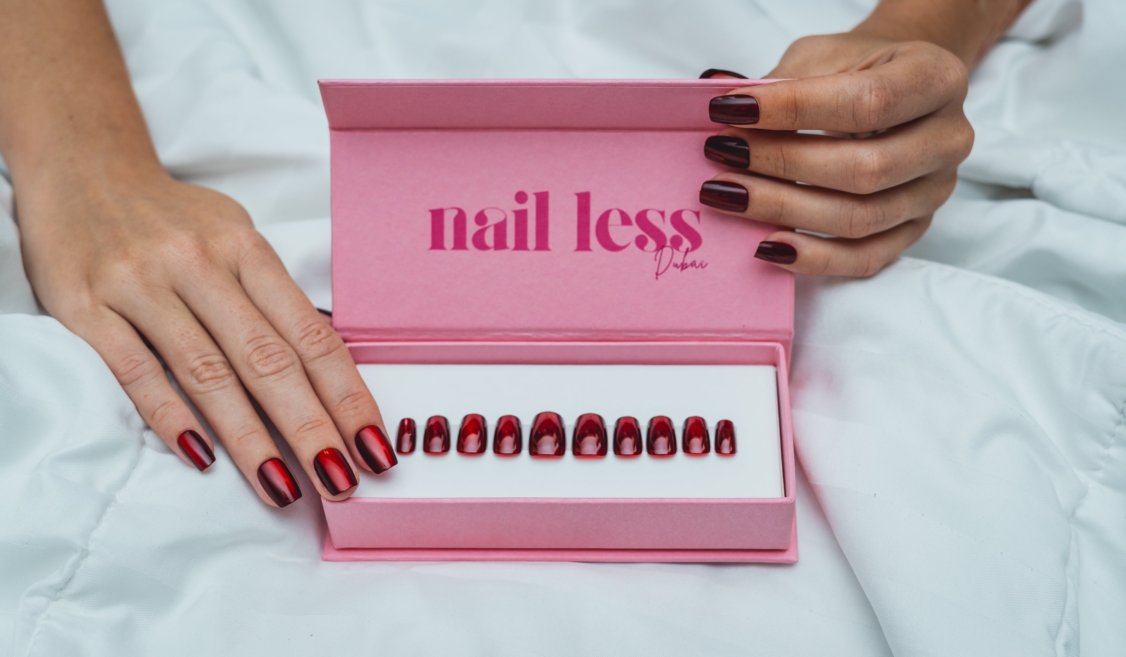 Luxury Cat Eyes Press-On Nails Red Siren
