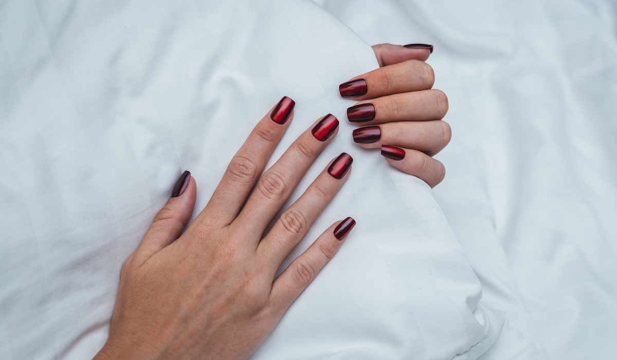 Luxury Cat Eyes Press-On Nails Red Siren