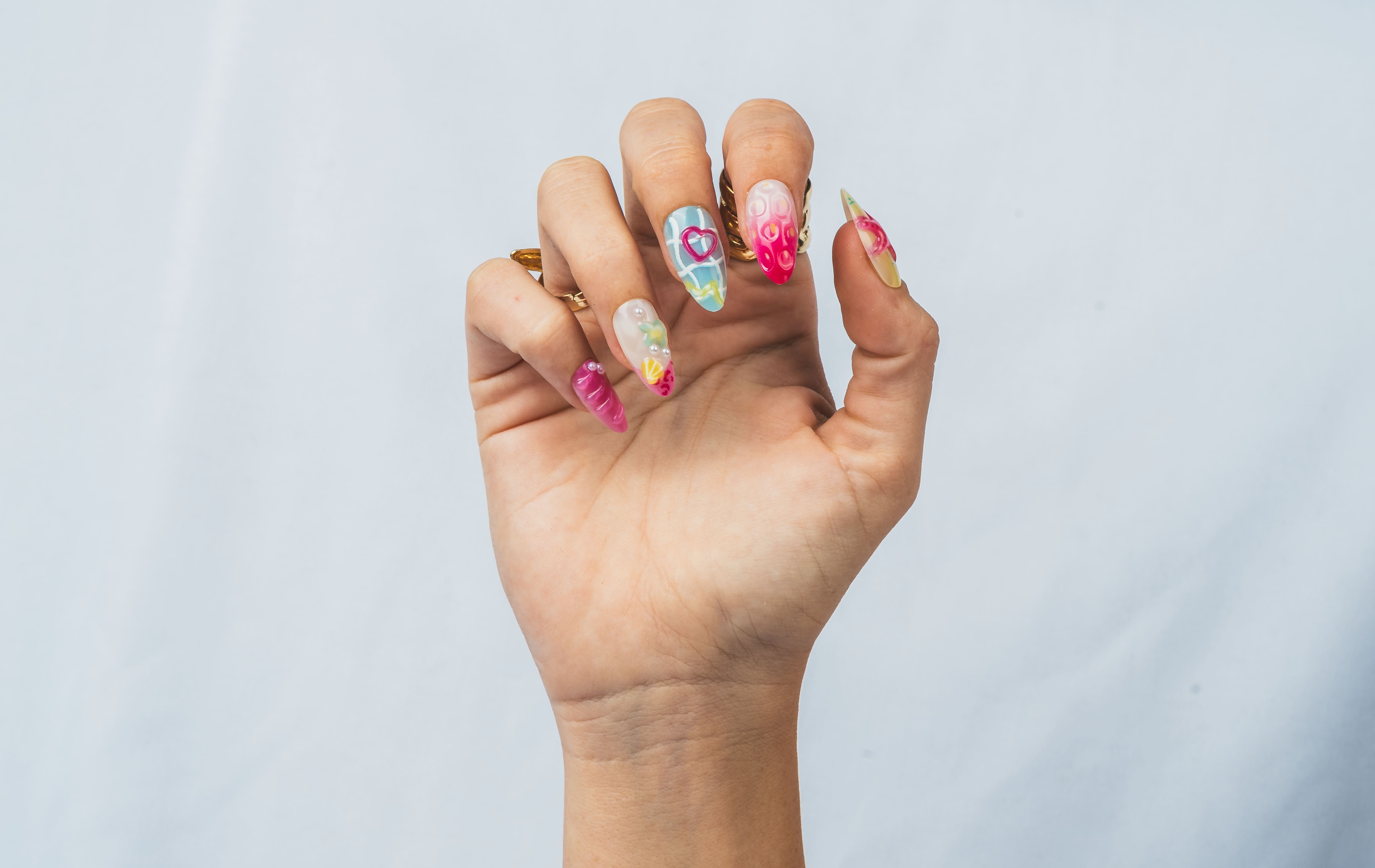 3D press-on nails by Nail Less Dubaï