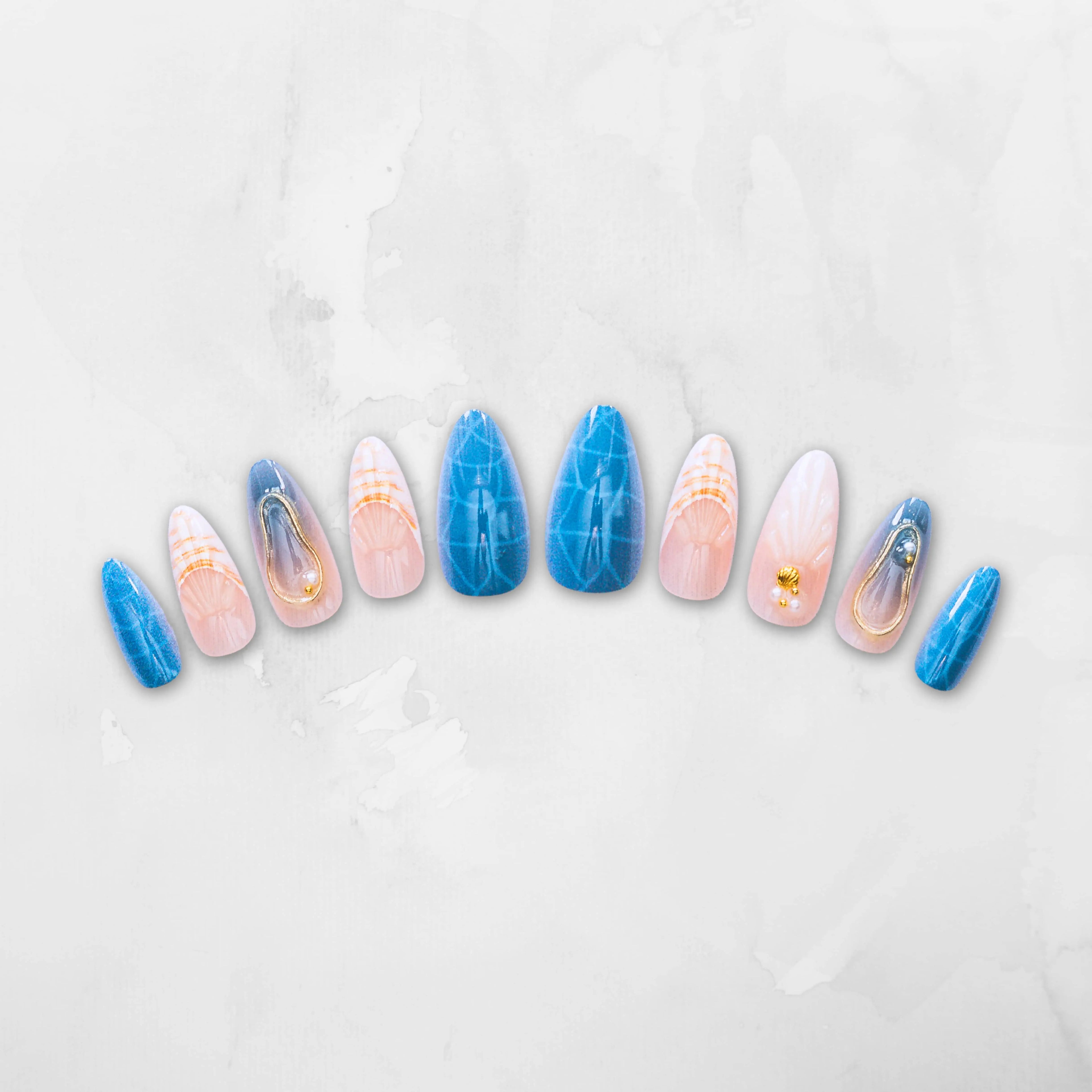 3D press-on nails by Nail Less Dubaï