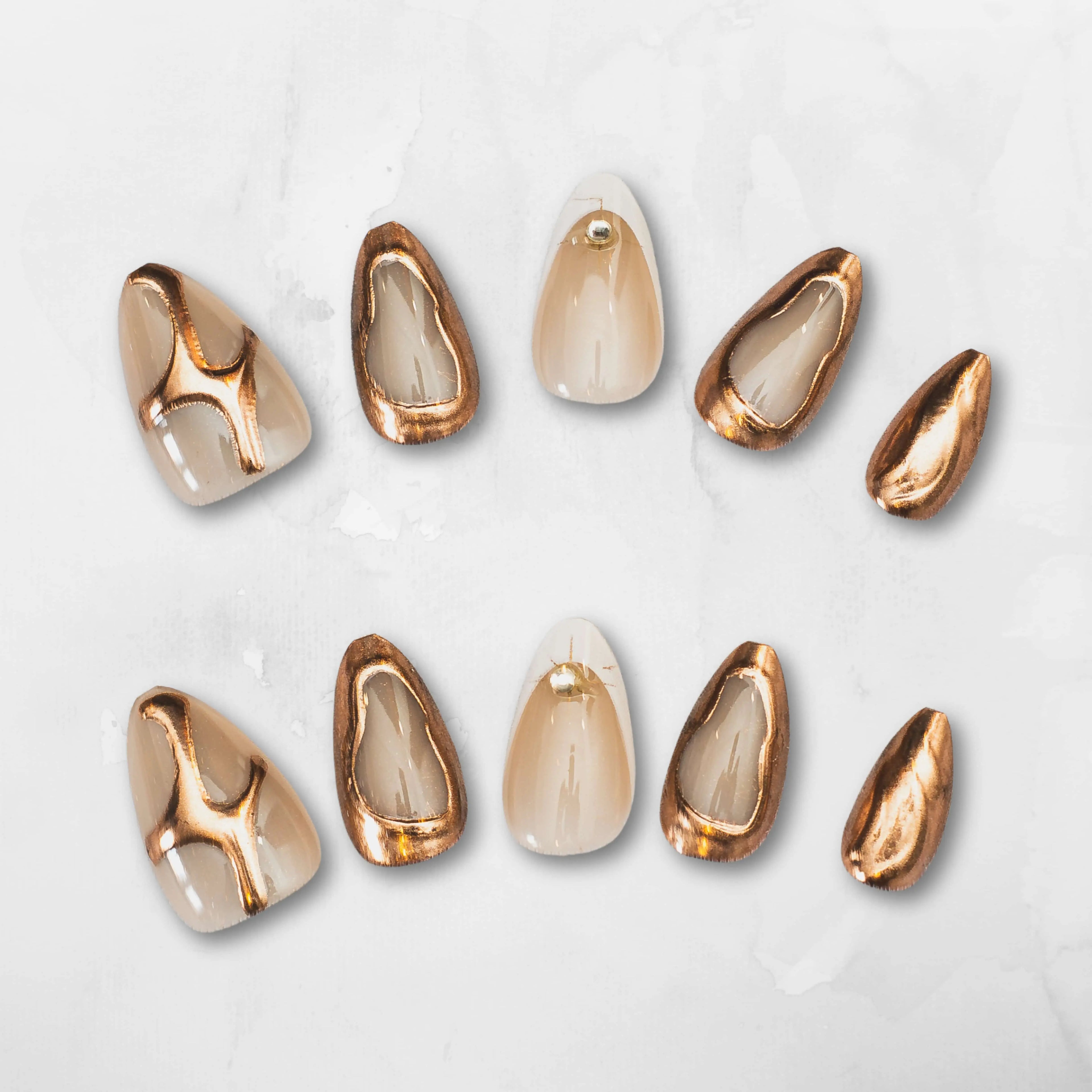 3D press-on nails by Nail Less Dubaï